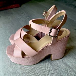 COPY - Pink platform sandals by Soda. BNWT size 9